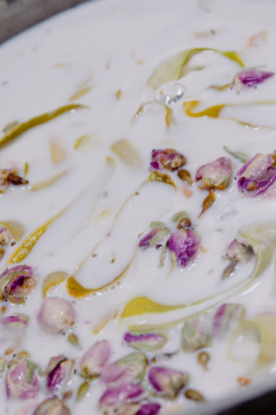 Yoghurt with rose petals